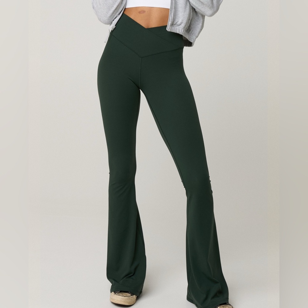 Offline by aerie dark green flare crossover leggings - Picture 2 of 4